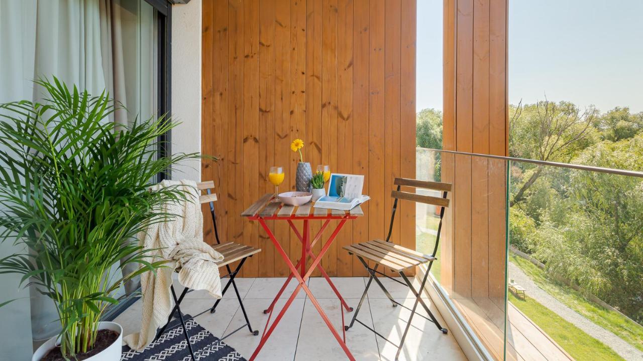 Il Lago - Azur - Cozy Luxurious Smart Home By The Lake Voluntari Extérieur photo